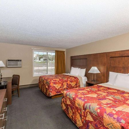 Days Inn By Wyndham Pierre Buitenkant foto
