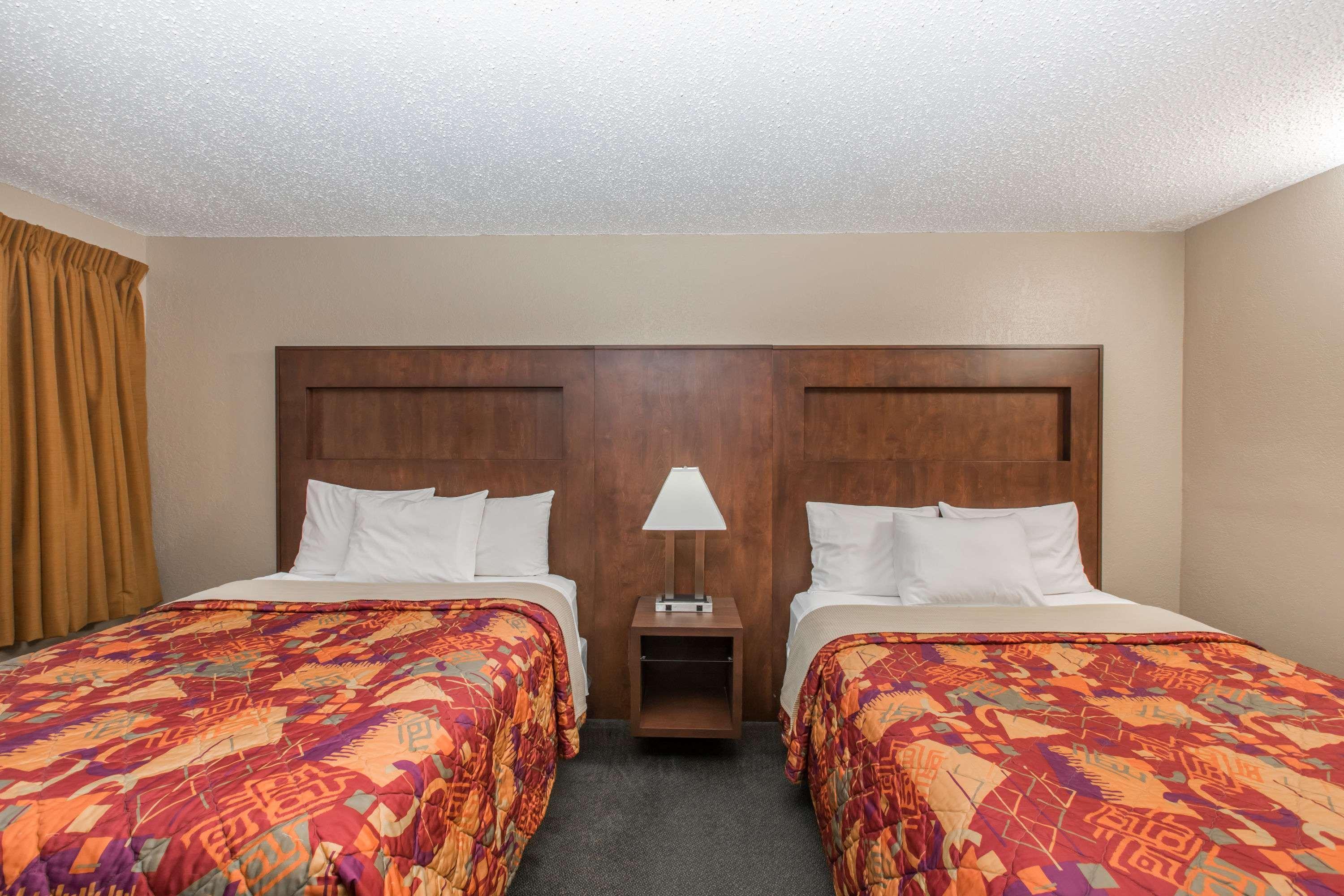 Days Inn By Wyndham Pierre Buitenkant foto