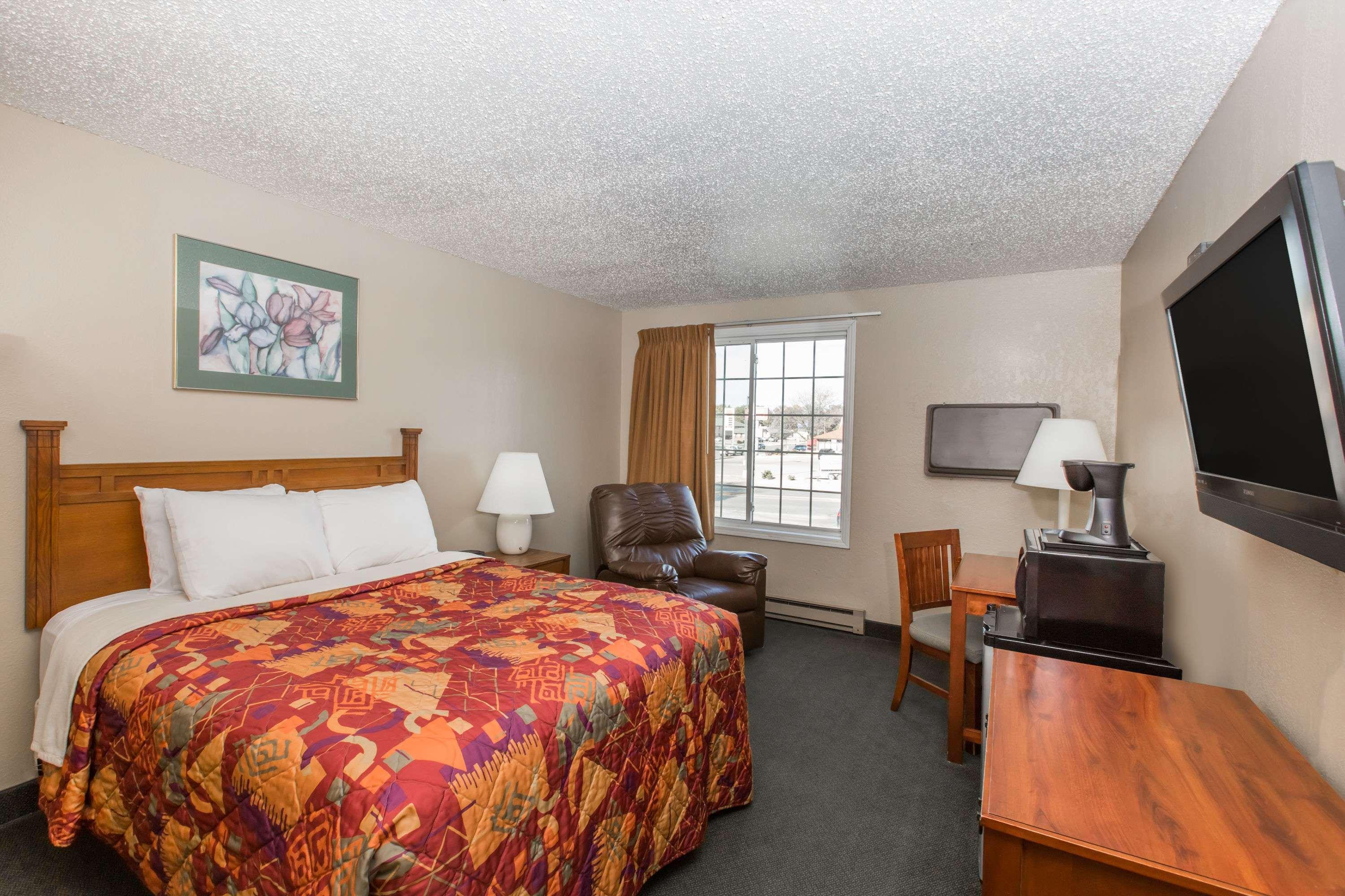 Days Inn By Wyndham Pierre Buitenkant foto