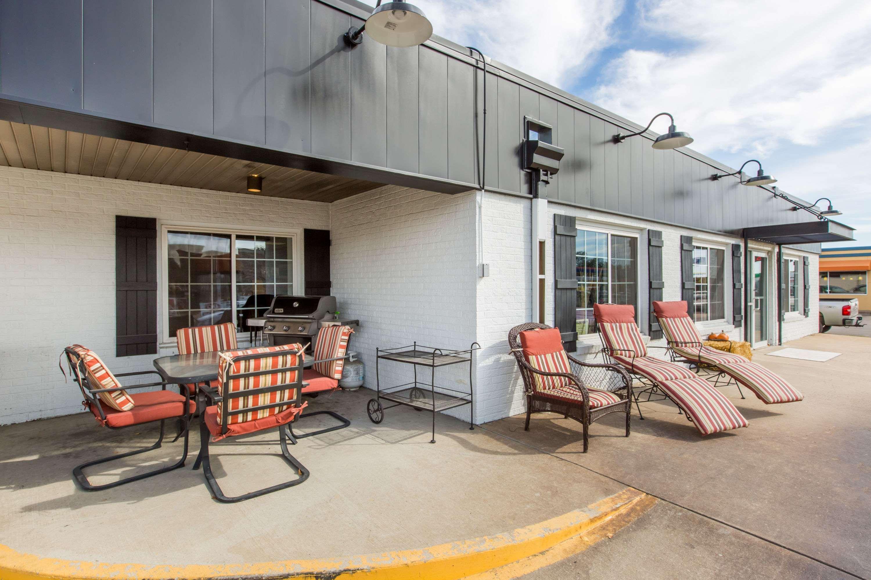 Days Inn By Wyndham Pierre Buitenkant foto