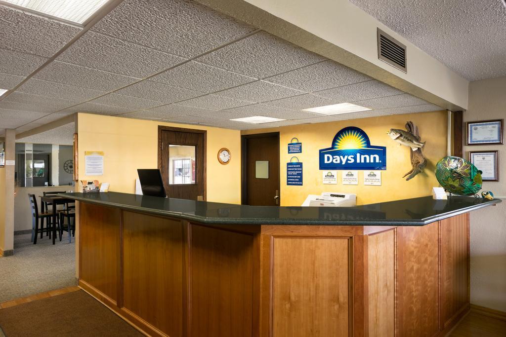 Days Inn By Wyndham Pierre Buitenkant foto